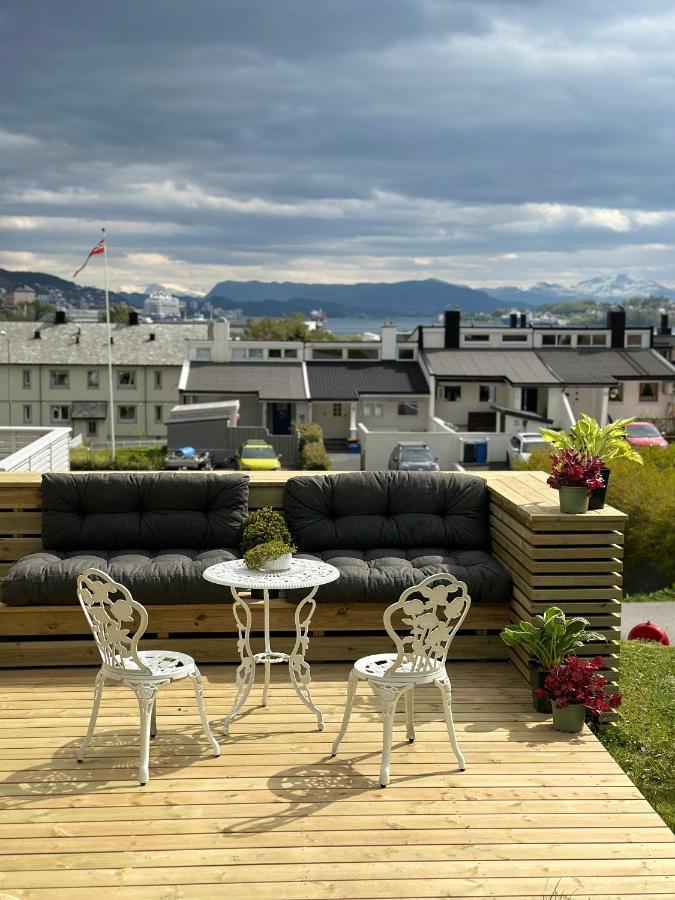 Basement Apartment With Parking Ålesund Exterior foto